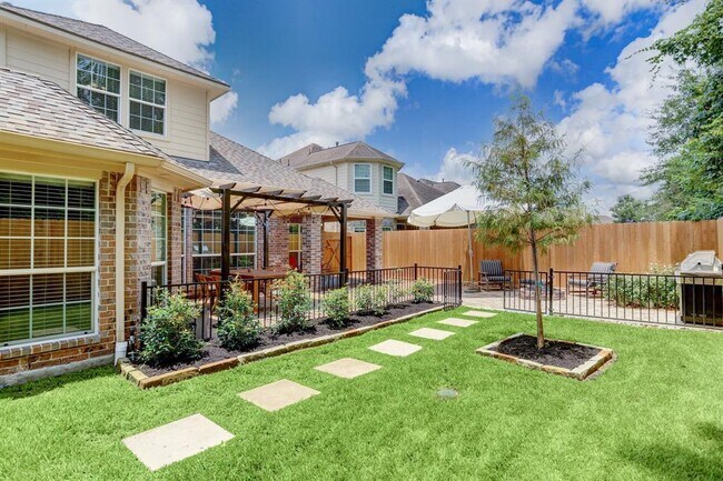 Building Photo - 25210 Evergreen Bend Drive