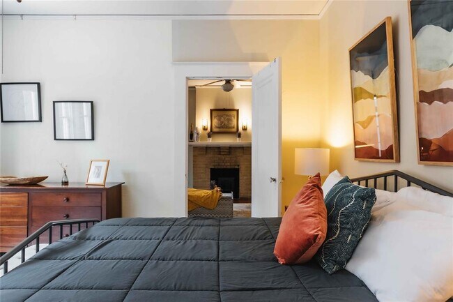 Building Photo - 2623 Salado St