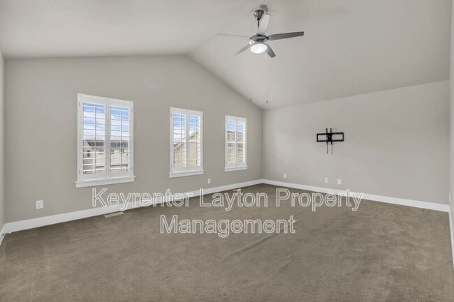 Building Photo - 1447 E Daylily Ct