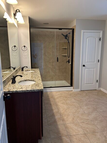 Master Beth - 14005 Wyncrest Dr
