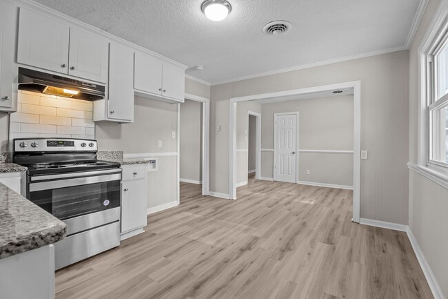 Building Photo - 620 Starling Way