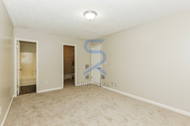 Building Photo - Well-Appointed 2BR/2BA Rental with Space to Enjoy