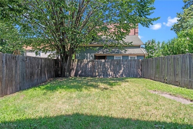 Building Photo - 1426 Starkweather Ave