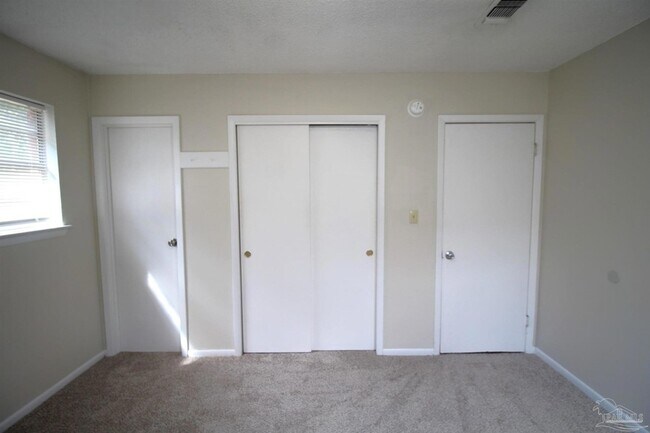 Building Photo - 3219 Fresno Ave