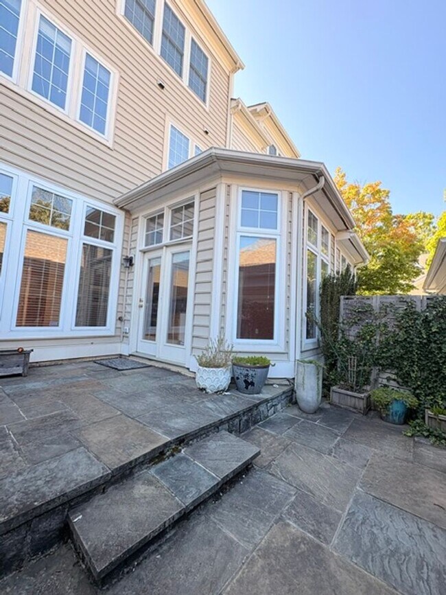 Building Photo - 1115 Havencrest St