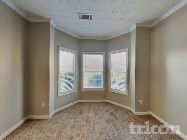 Building Photo - 1055 Crown Landing Pkwy