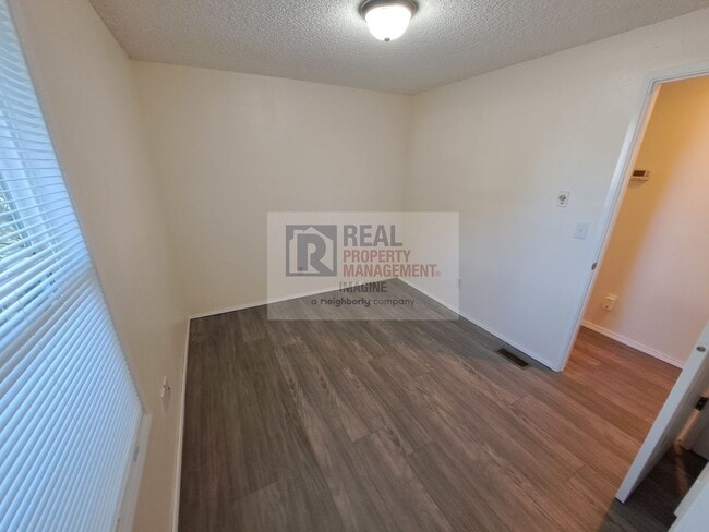 Building Photo - Newly Updated 3 Beds, 2 Bath Home on Quiet Street