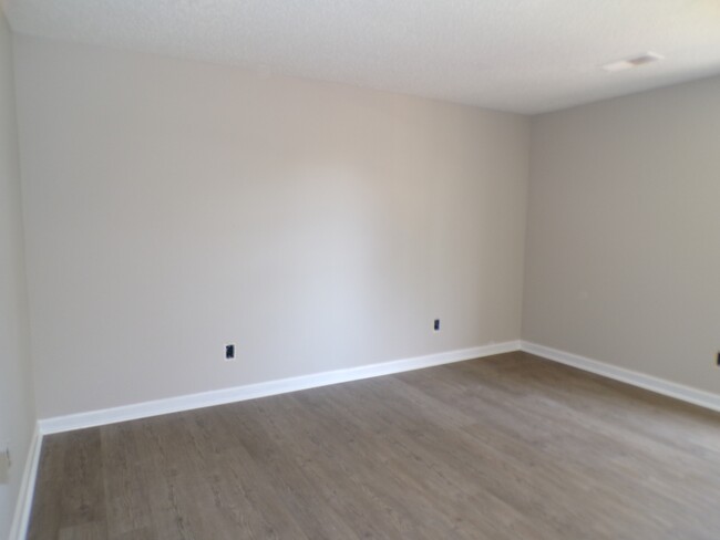 Building Photo - 2513 Ave I