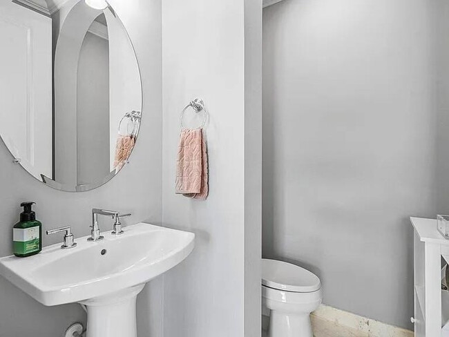 Building Photo - 17511 Cadena Dr