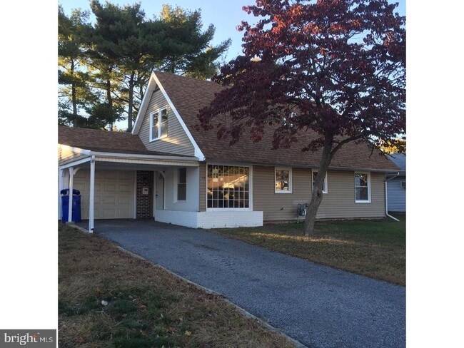 Primary Photo - 15 Blueberry Ln