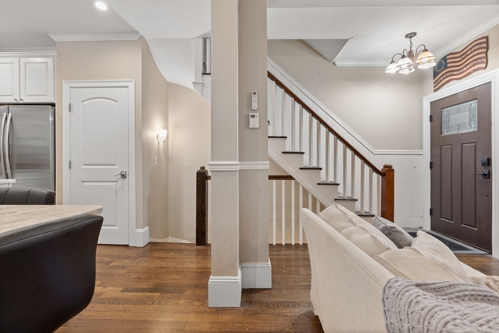 Building Photo - 12 Colebrook St