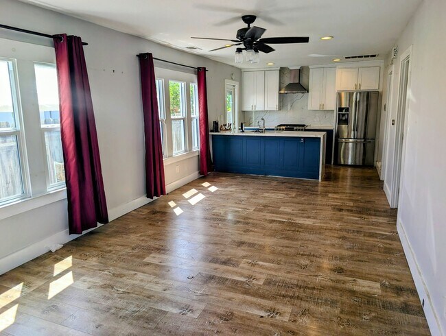 Building Photo - 4778 W Mountain View Dr