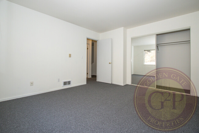 Building Photo - Corona Heights - 3 BR, 2.5 BA Condo 1,586 ...