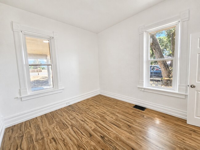 Building Photo - 13224 S Redwood Rd