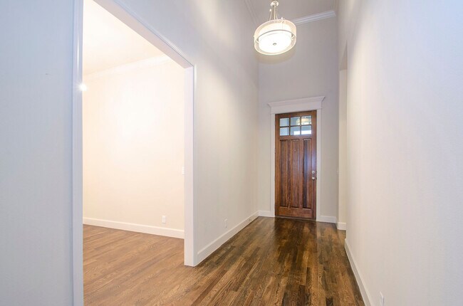 Building Photo - 12537 S 75th E Ave