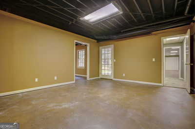Building Photo - 9485 Nesbit Lakes Dr