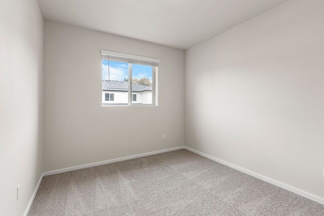 Building Photo - 3422 SW Hartley Ave