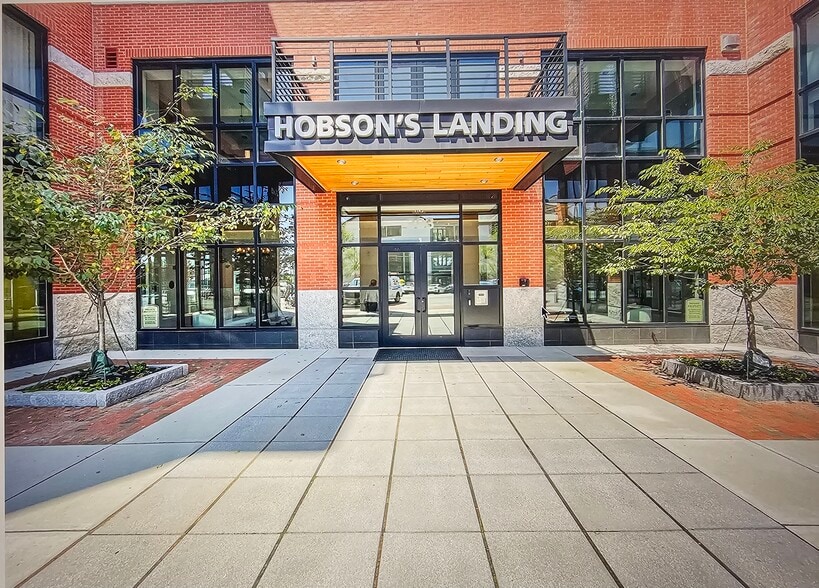 Main Entry - 383 Commercial St