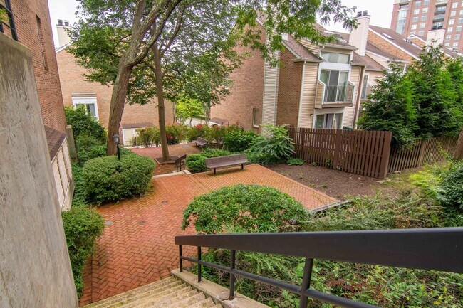 Building Photo - 43 Highland Rd
