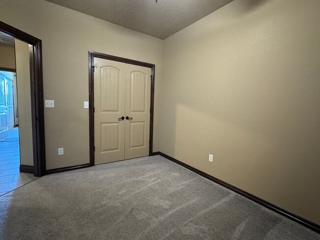 Building Photo - 8294 SE 90th St