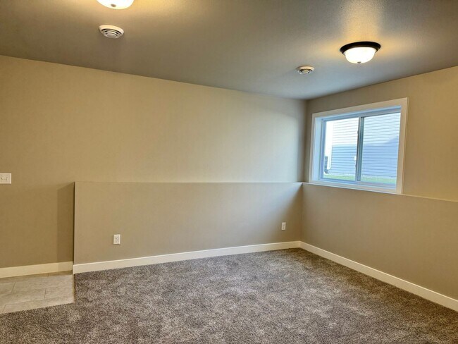 Building Photo - Horace ND - Available Now