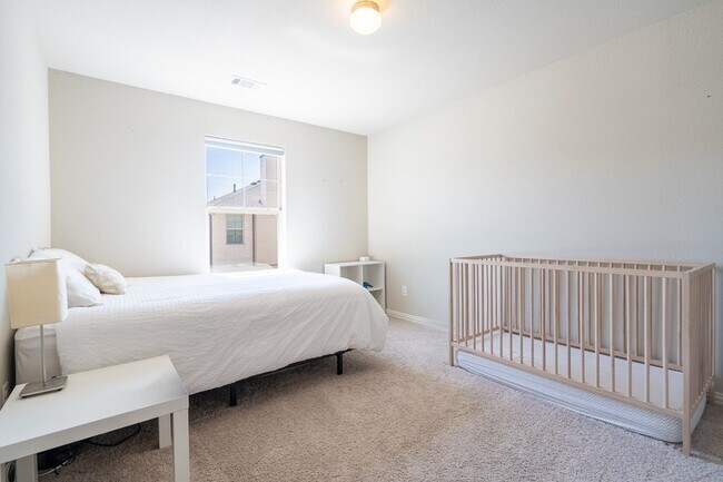 Building Photo - 8715 Tudor Pl