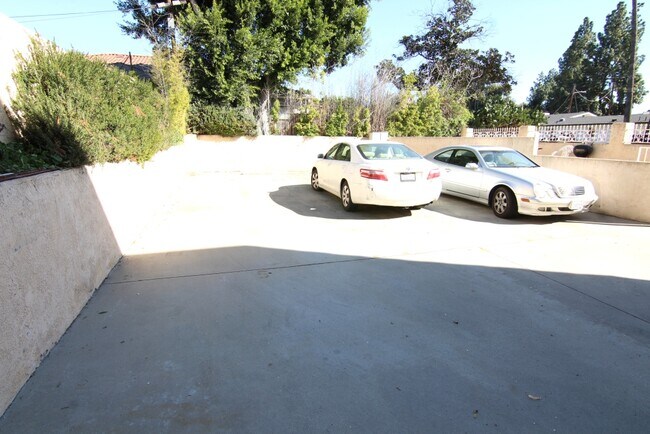 Building Photo - 4721 Kester Ave