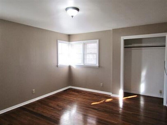 Building Photo - 1325 Texas Ave