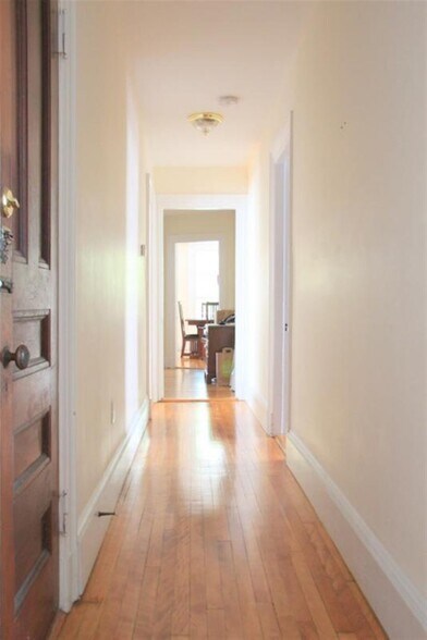 Building Photo - 20 Highland Ave