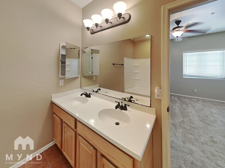 Building Photo - 12853 N 87th Dr