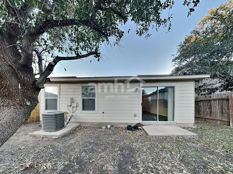 Building Photo - 6733 Doyal Dr