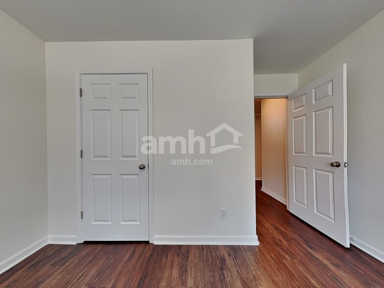 Building Photo - 132 Spring Lakes Dr