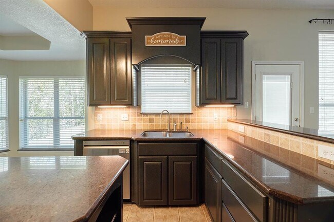 Building Photo - 27210 Afton Way