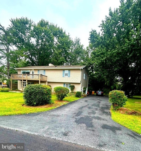 Building Photo - 122 W Bay View Dr