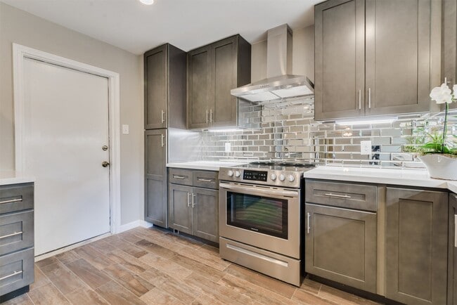 Building Photo - 5310 Carew St