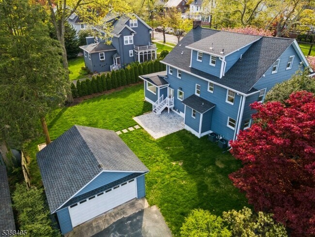 Building Photo - 648 E Broad St