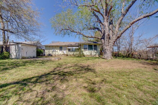 Building Photo - Recently Updated 3 Bed 1 Bath Rental Home