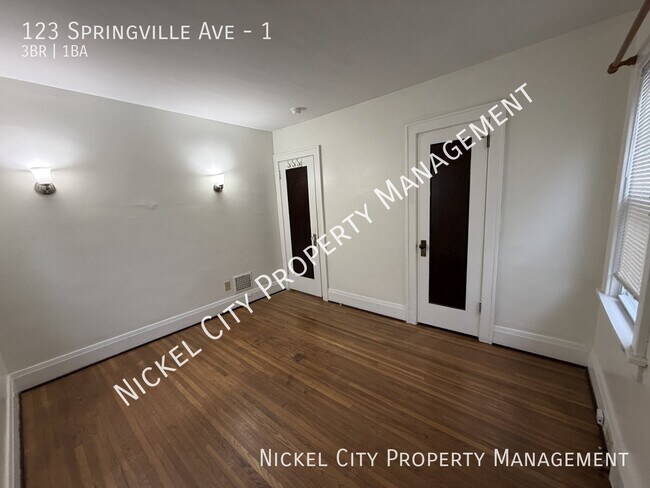 Building Photo - 123 Springville Ave