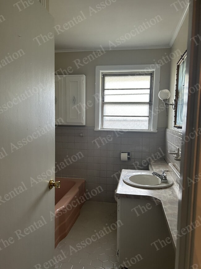 Building Photo - 3901 Blanks Street