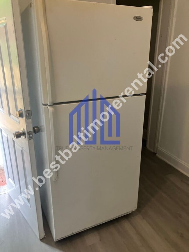 Building Photo - Spacious 3 Bedroom in West Baltimore