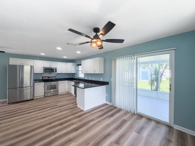 Building Photo - 3 Bed | 2 Bath | 1,200 Sq Ft Single-Family Home  RENT NOW WITH ZERO DEPOSIT on a 12-month lease!