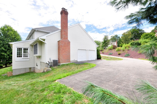 Building Photo - 34 Auburn Knoll