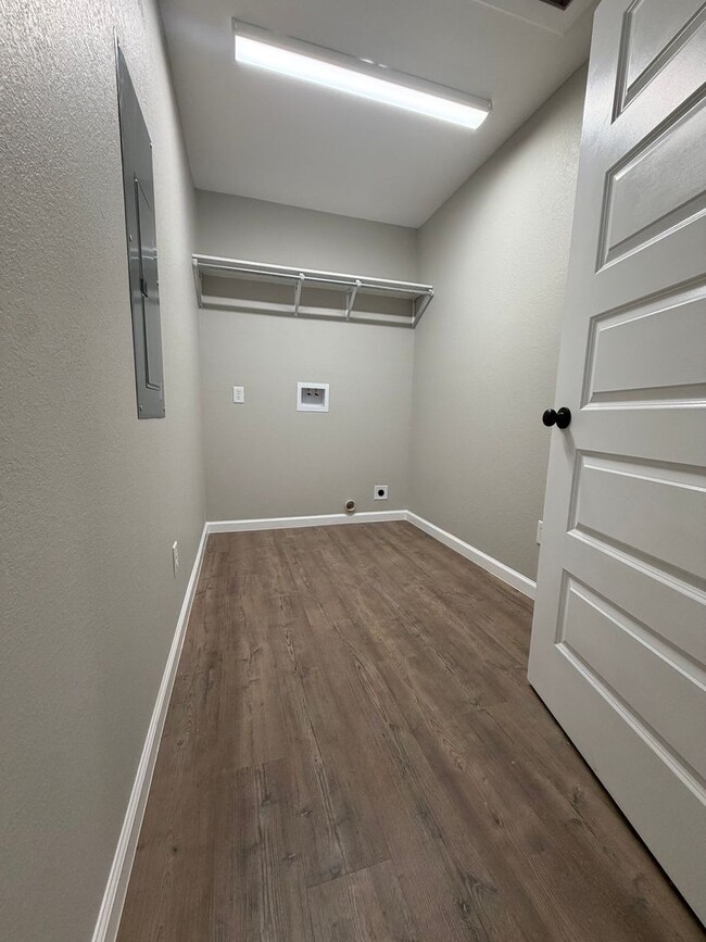 Building Photo - 3 Bed 2 Bath New Construction Home