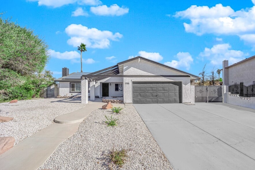 Building Photo - 1705 Battle Creek Cir