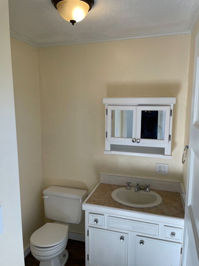 Building Photo - Rogersville Living at a great price .