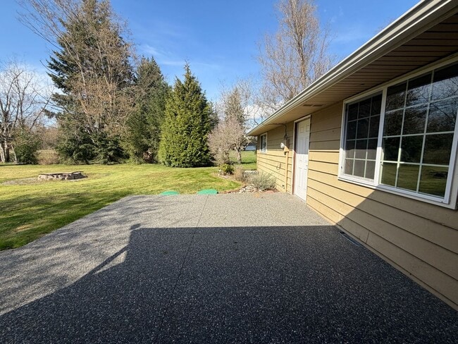 Building Photo - 6597 Tut Terrace