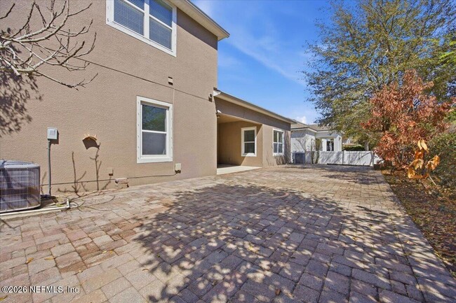 Building Photo - 18 Amherst Pl