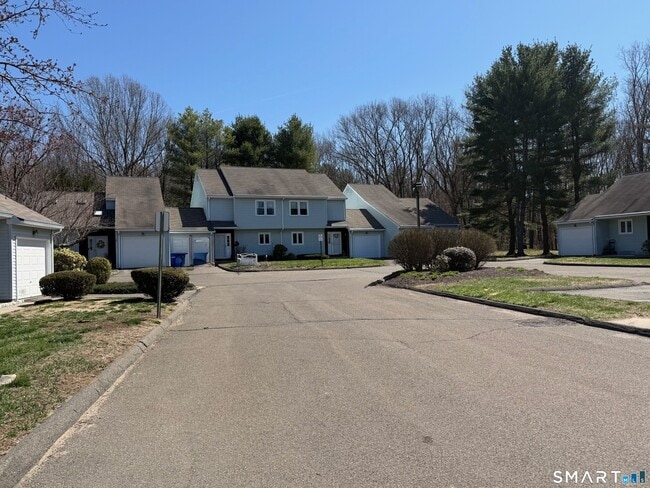 Building Photo - 14 Daniel Dr