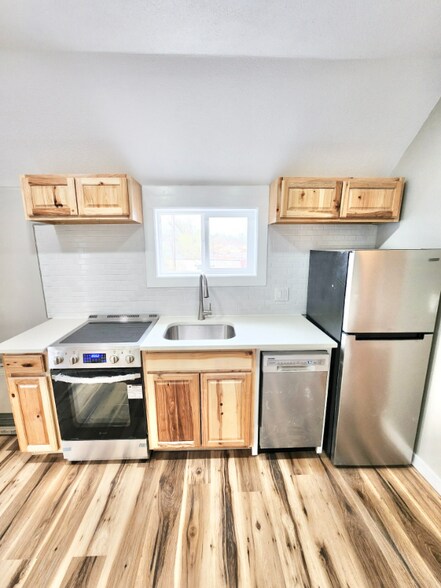 Building Photo - 324 E Bijou St