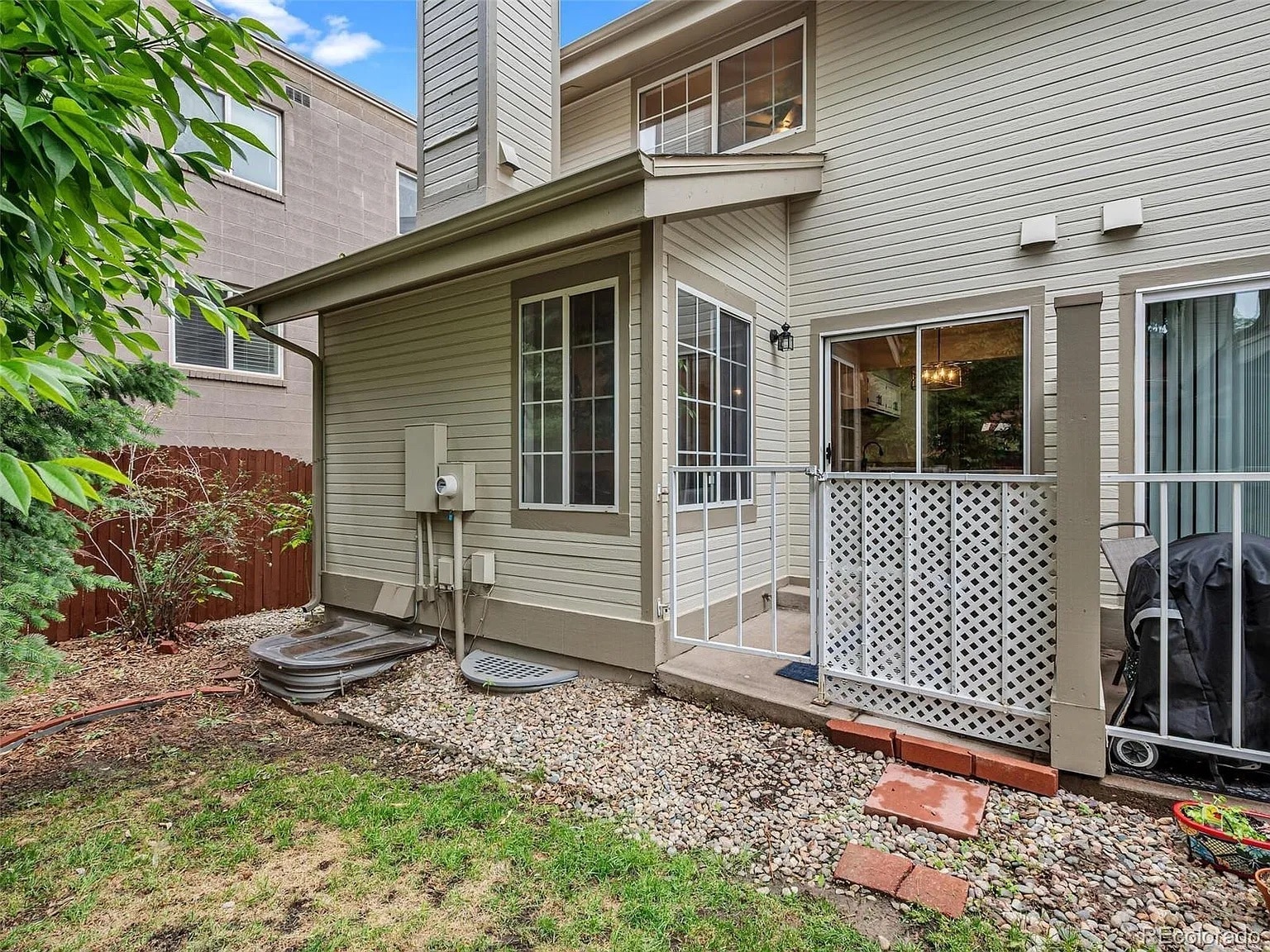 Building Photo - 1018 9th St